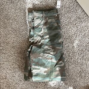 GAP Factory High-Rise Barrel Khaki